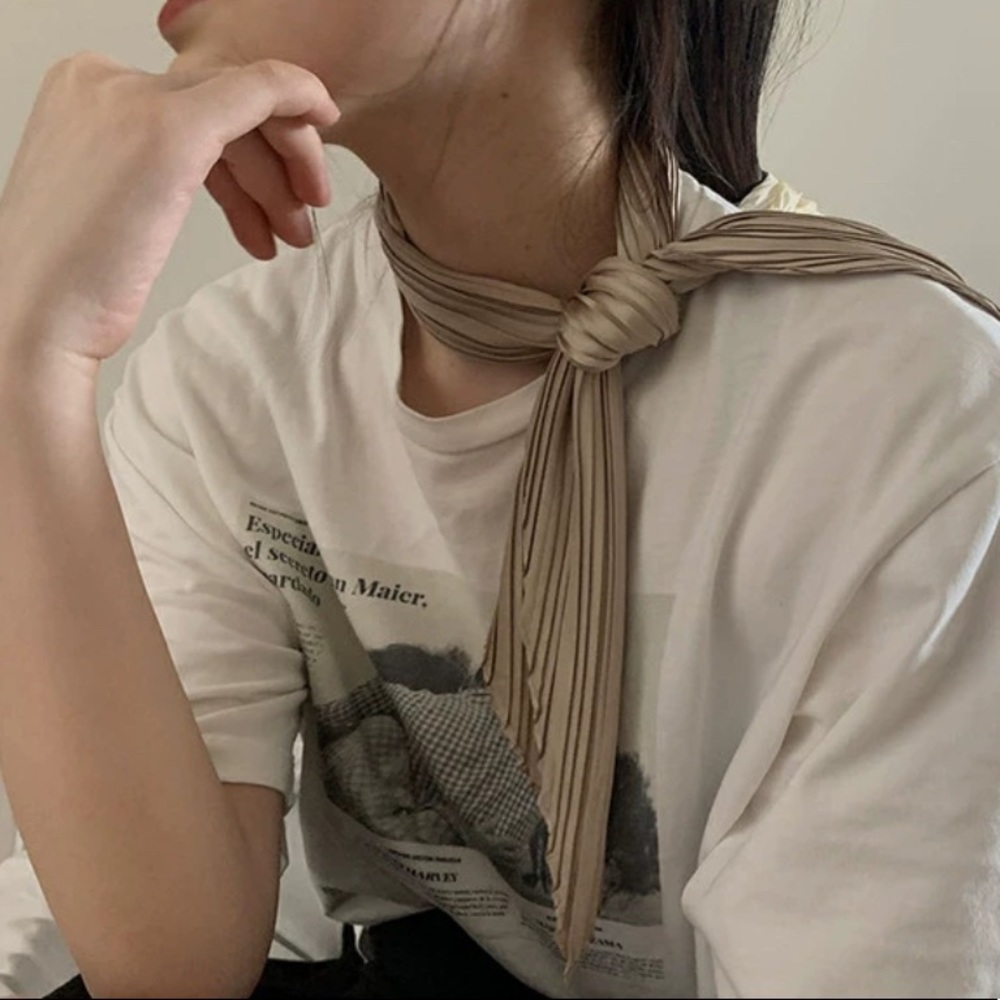 💕Last one Elegant Beige Silky Pleated Scarf - Picture 2 of 5